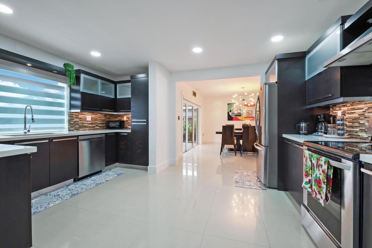 Experience Miami's Bongo's House Private Pool And Game Luxury L54 Ferienhaus